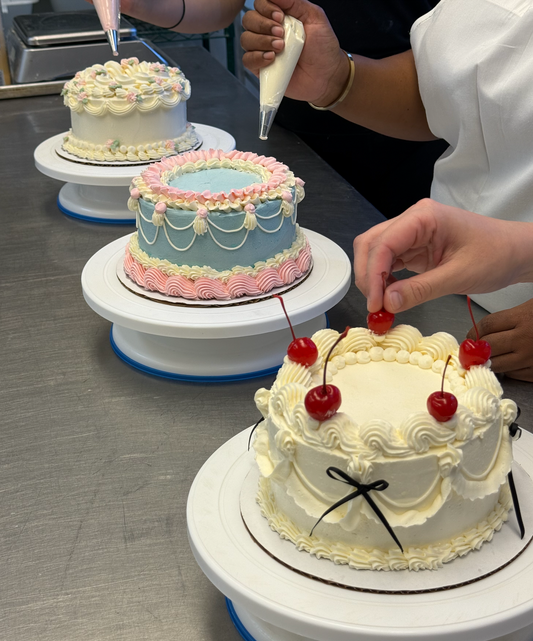 Build & Decorate: Creative Cake Decorating- Thursday, August 6 — 6:00 PM